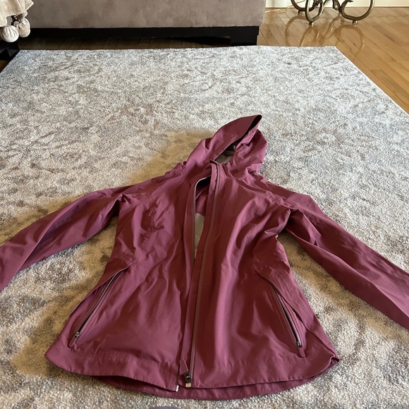 Size 4 lululemon jacket - Picture 1 of 2